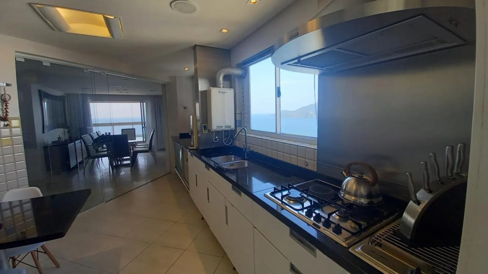Apartamento Frente Mar De Balneario Camboriu - Av Atlantica 0*,  Brazil