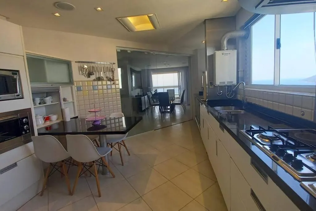 Apartamento Frente Mar De Balneario Camboriu - Av Atlantica 0*,  Brazil