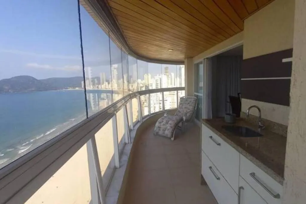 Apartamento Frente Mar De Balneario Camboriu - Av Atlantica